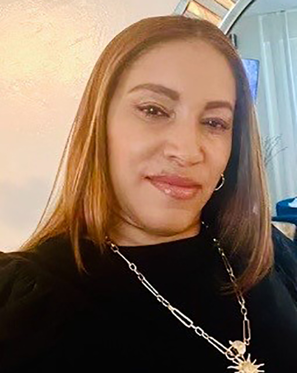 MariLuz, Nail Technician